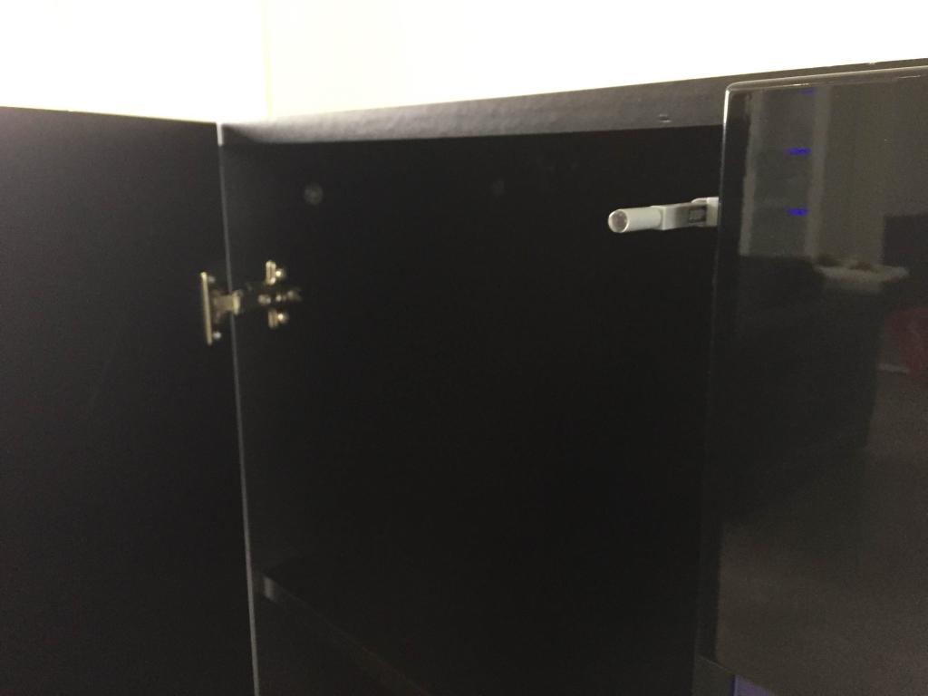 Bahut Buffet bas pour Salon Salle à manger en Noir avec LED 120x40x70cm A2 CQXS15684